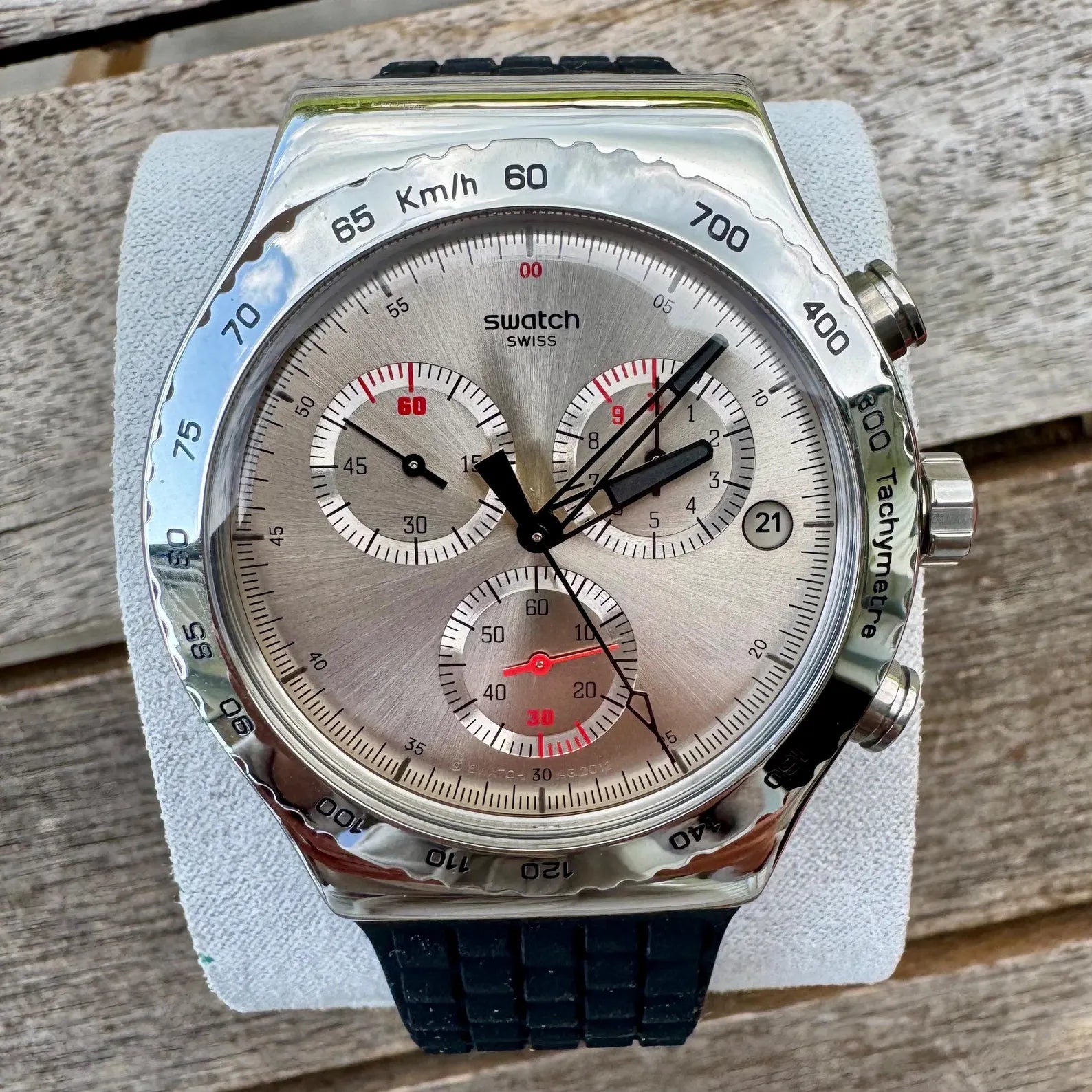 Swatch Irony New Chrono Mens Watch Silverish 43mm YVS405 Perfect Condition