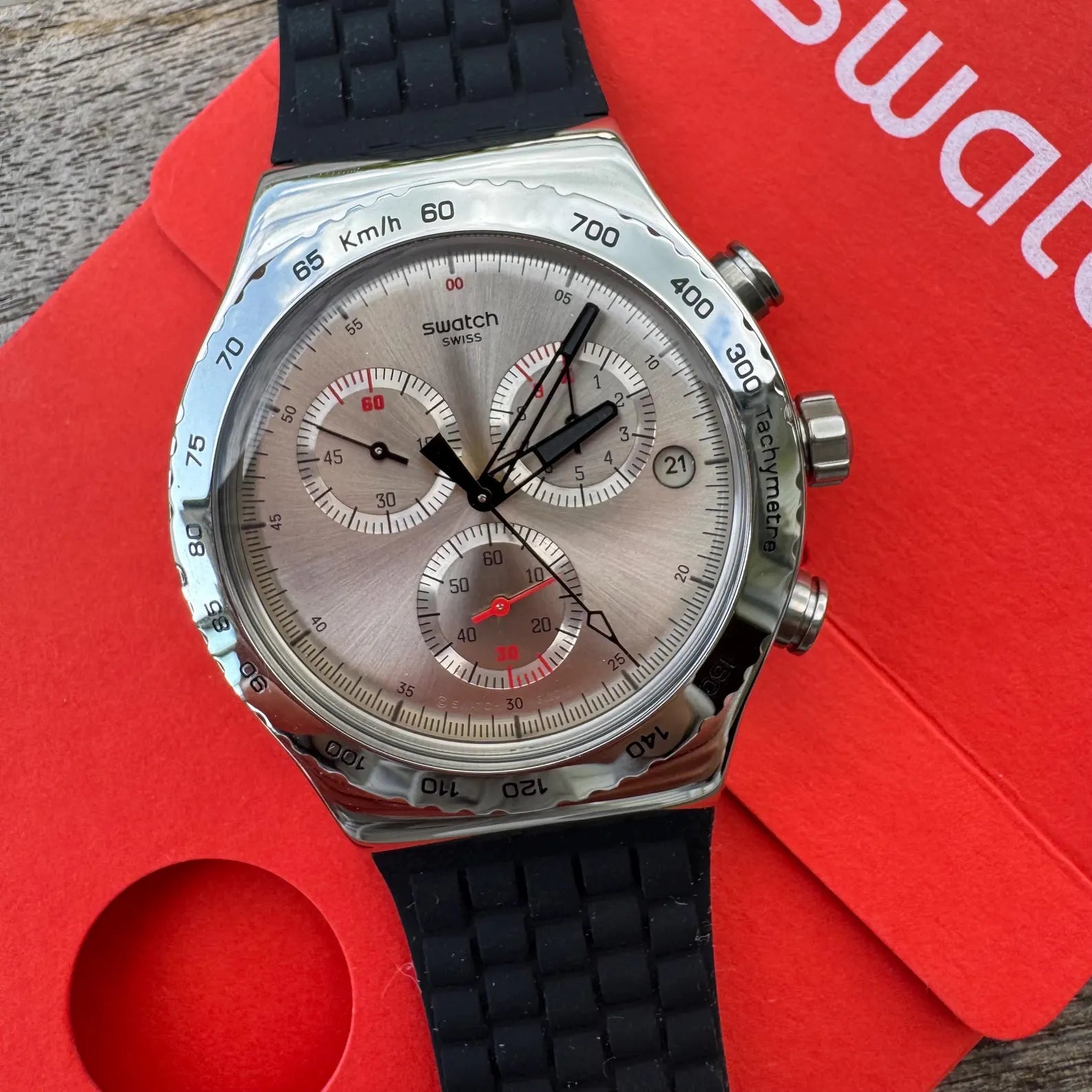 Swatch Irony New Chrono Mens Watch Silverish 43mm YVS405 Perfect Condition